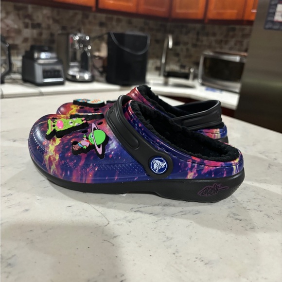 Crocs x Ron English WHIN Lined Clogs - AREA 54 Aliens Universe Little Kids Size - Picture 5 of 14